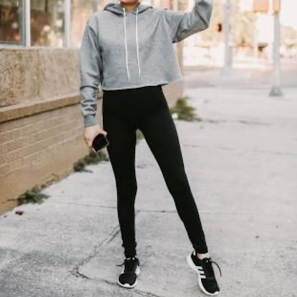 NWOT Wild Fable Gray Raw Hem Cropped Hoodie